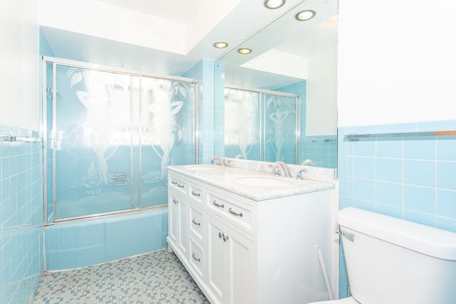 7407 N California Avenue, Chicago, IL 60645