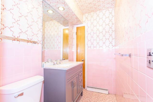 7407 N California Avenue, Chicago, IL 60645