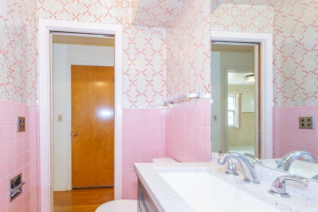 7407 N California Avenue, Chicago, IL 60645