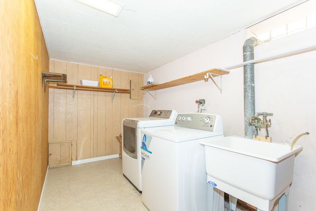 7407 N California Avenue, Chicago, IL 60645