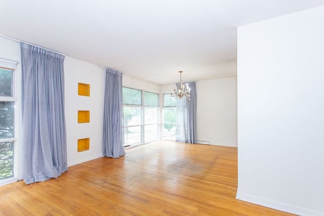 7407 N California Avenue, Chicago, IL 60645