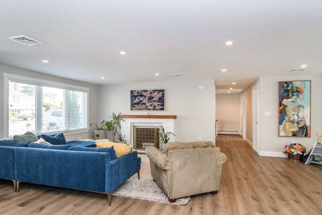 48 Wethersfield Rd, Natick, MA 01760