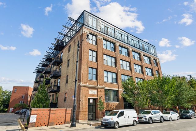 2911 N Western Avenue 111, Chicago, IL 60618