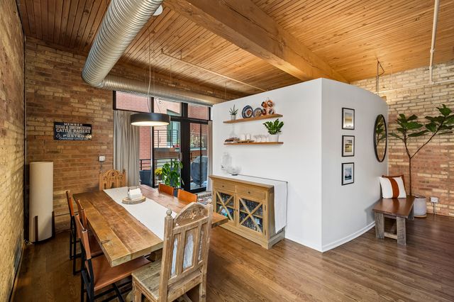 2911 N Western Avenue 111, Chicago, IL 60618