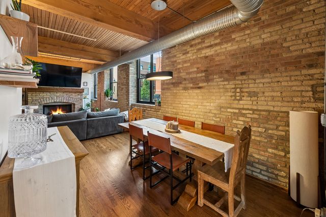 2911 N Western Avenue 111, Chicago, IL 60618