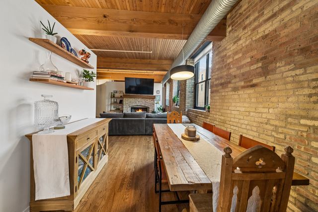 2911 N Western Avenue 111, Chicago, IL 60618
