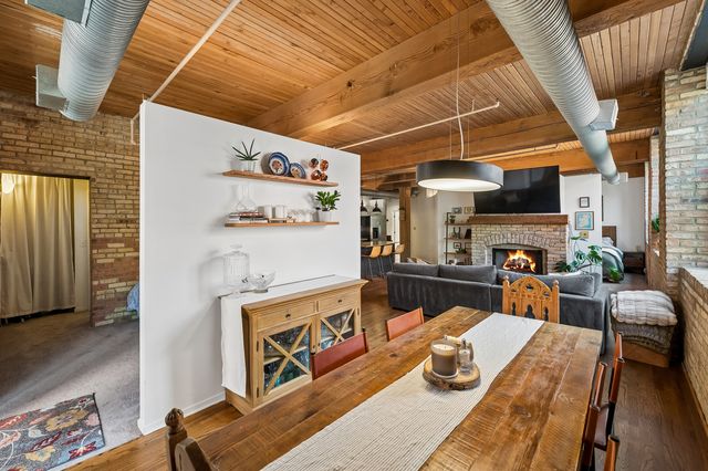 2911 N Western Avenue 111, Chicago, IL 60618