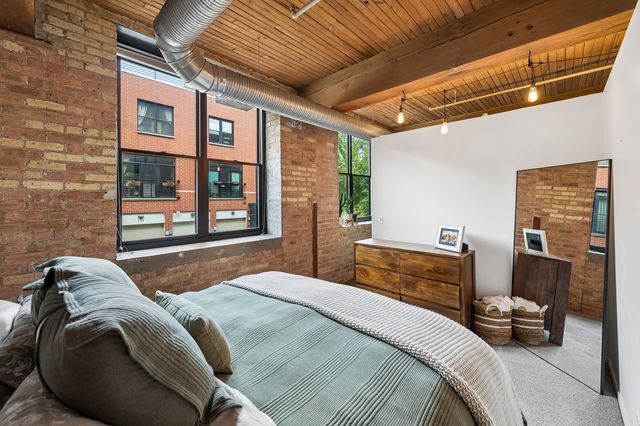2911 N Western Avenue 111, Chicago, IL 60618