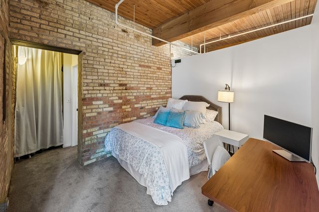 2911 N Western Avenue 111, Chicago, IL 60618