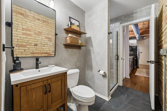 2911 N Western Avenue 111, Chicago, IL 60618