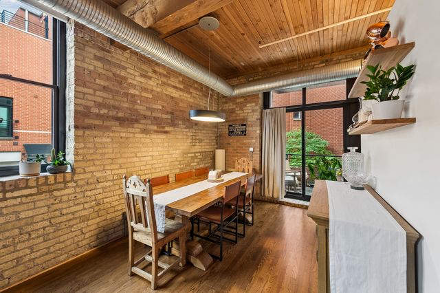 2911 N Western Avenue 111, Chicago, IL 60618