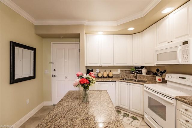 2825 Palm Beach BLVD # 214, Fort Myers, FL 33916