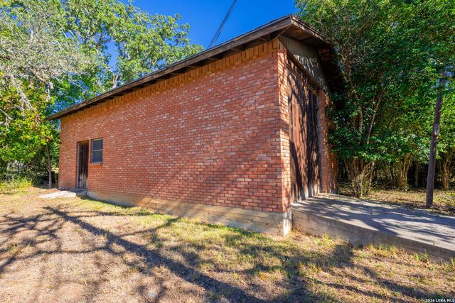 133 Royal Oaks, Kerrville, TX 78028