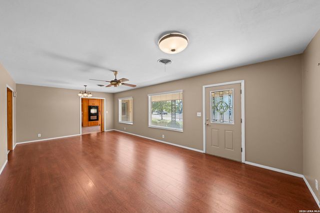 133 Royal Oaks, Kerrville, TX 78028