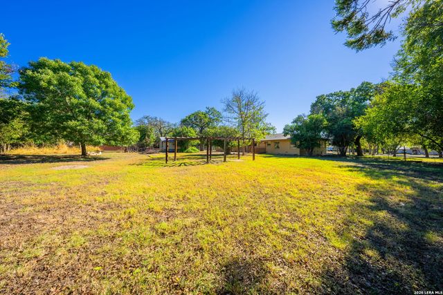 133 Royal Oaks, Kerrville, TX 78028