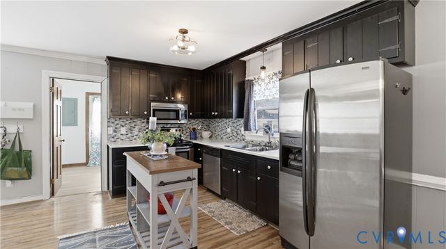 7232 Walnut Grove Dr, Mechanicsville, VA 23111