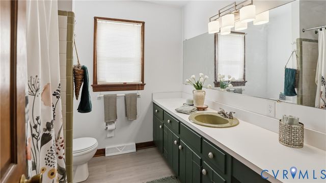 7232 Walnut Grove Dr, Mechanicsville, VA 23111