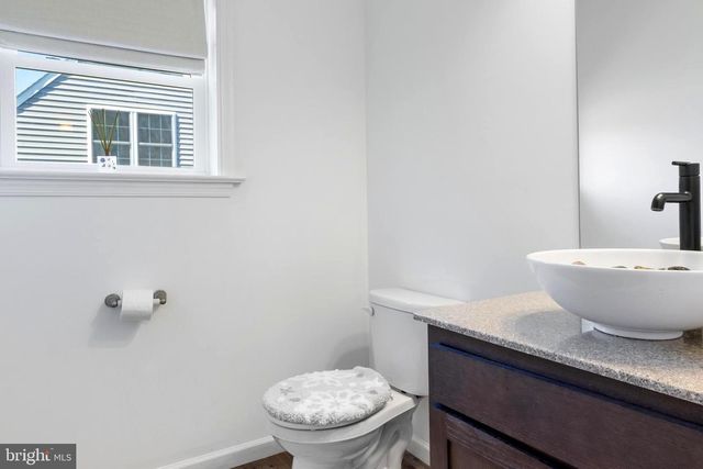 645 N PIER DR, Lancaster, PA 17603