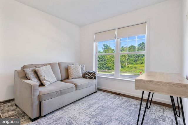 645 N PIER DR, Lancaster, PA 17603