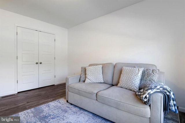645 N PIER DR, Lancaster, PA 17603