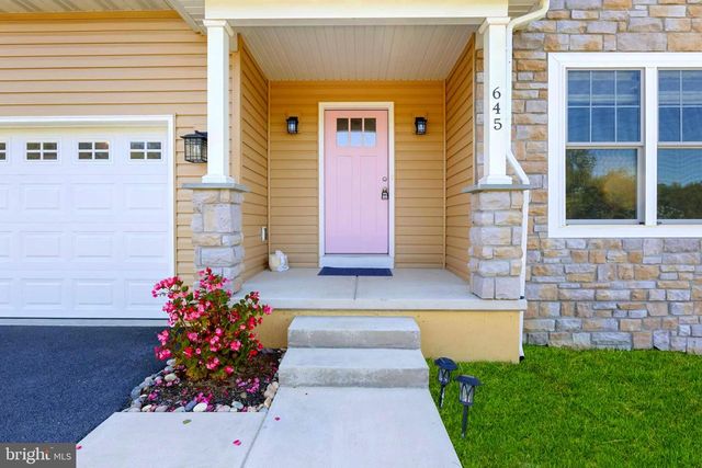 645 N PIER DR, Lancaster, PA 17603