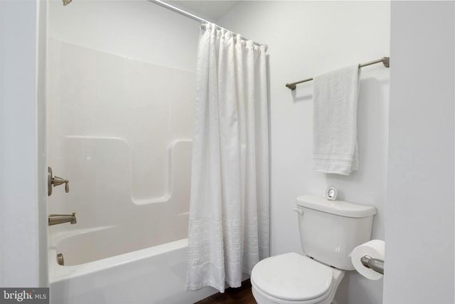 645 N PIER DR, Lancaster, PA 17603