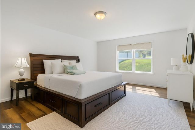 645 N PIER DR, Lancaster, PA 17603