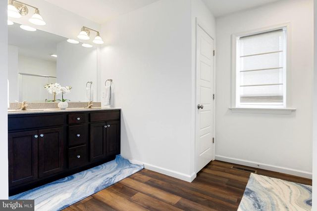 645 N PIER DR, Lancaster, PA 17603