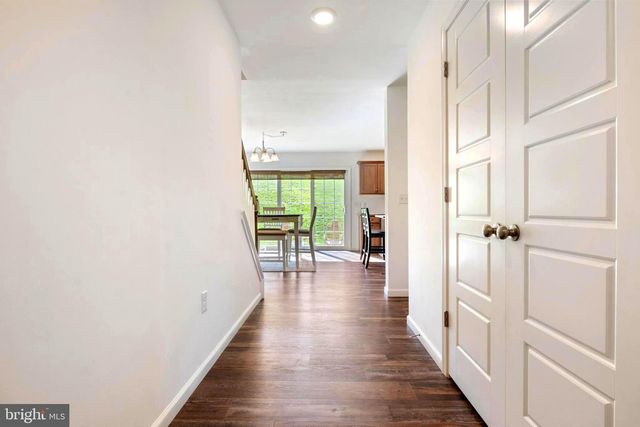 645 N PIER DR, Lancaster, PA 17603