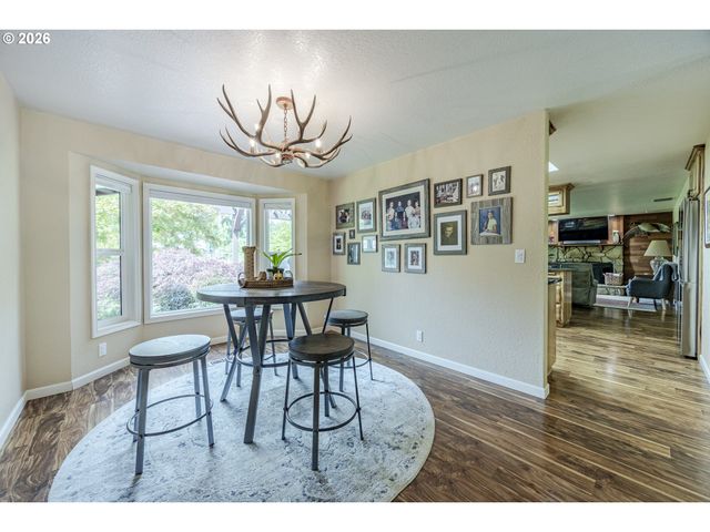 40211 DEERHORN Rd, Springfield, OR 97478