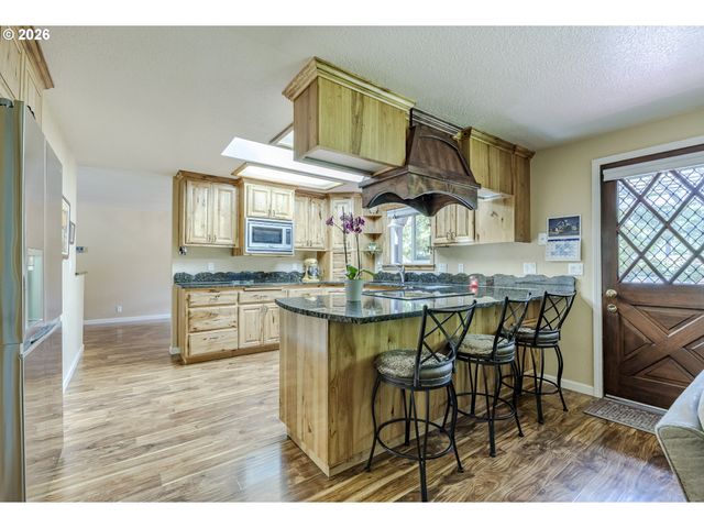 40211 DEERHORN Rd, Springfield, OR 97478