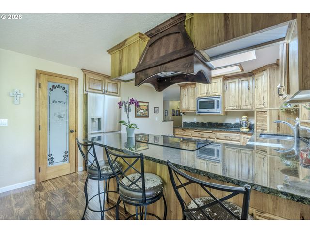 40211 DEERHORN Rd, Springfield, OR 97478