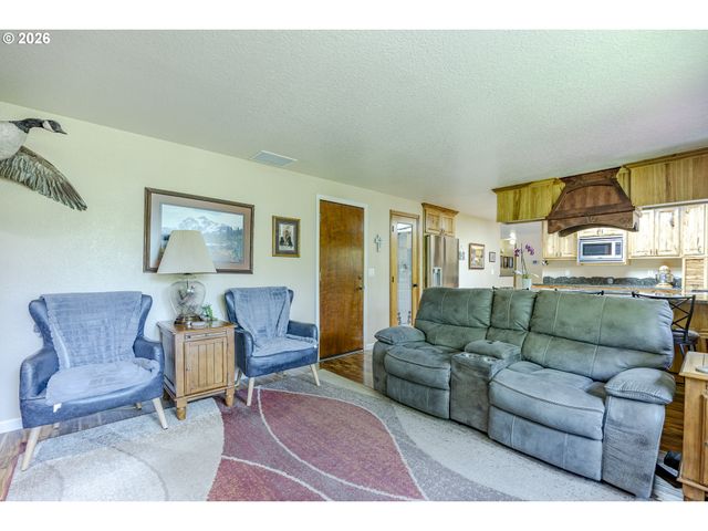 40211 DEERHORN Rd, Springfield, OR 97478