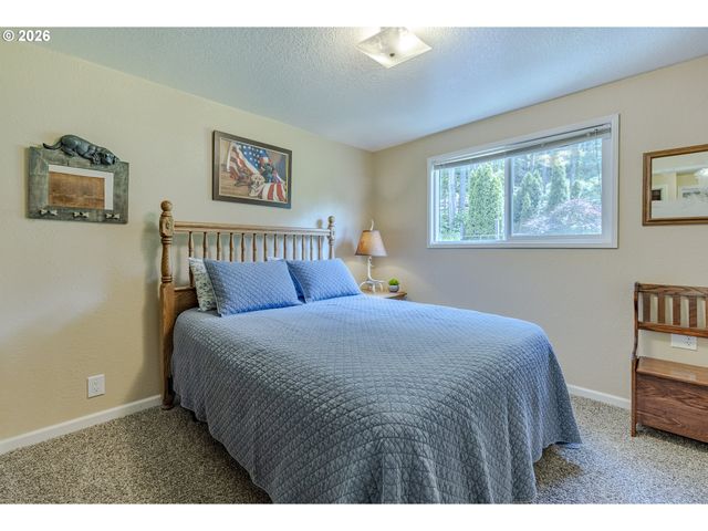 40211 DEERHORN Rd, Springfield, OR 97478