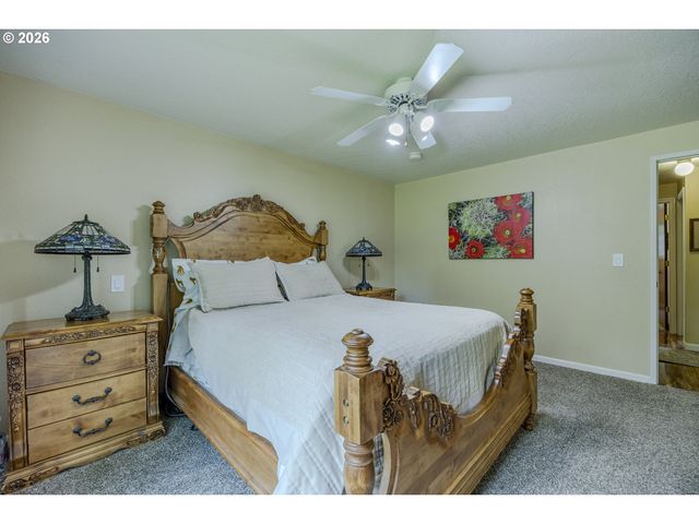 40211 DEERHORN Rd, Springfield, OR 97478