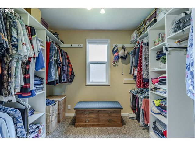 40211 DEERHORN Rd, Springfield, OR 97478