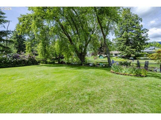 40211 DEERHORN Rd, Springfield, OR 97478