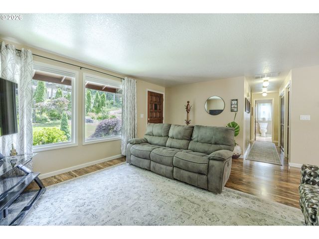 40211 DEERHORN Rd, Springfield, OR 97478