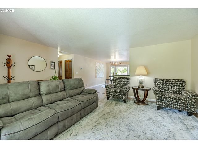 40211 DEERHORN Rd, Springfield, OR 97478