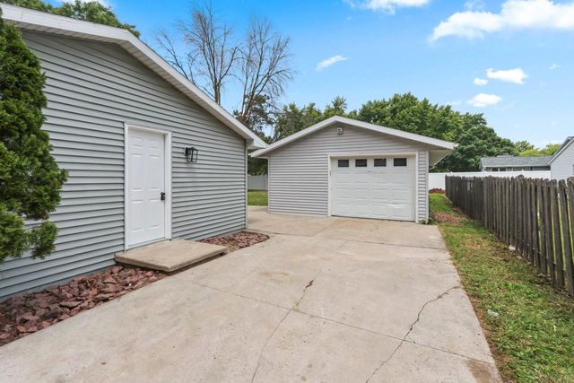 2389 HAMPTON AVENUE, Green Bay, WI 54311