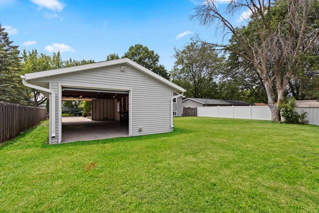 2389 HAMPTON AVENUE, Green Bay, WI 54311