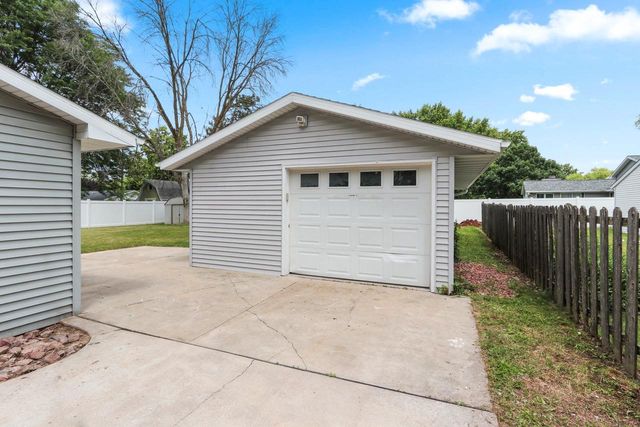 2389 HAMPTON AVENUE, Green Bay, WI 54311