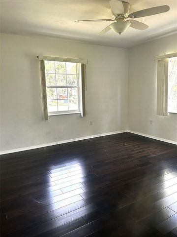 1030 E 4TH AVENUE, Mount Dora, FL 32757