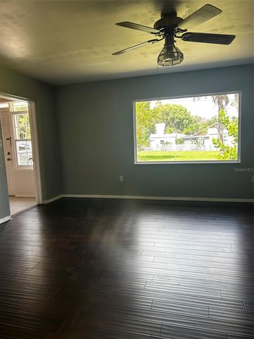 1030 E 4TH AVENUE, Mount Dora, FL 32757