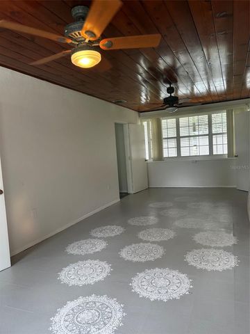 1030 E 4TH AVENUE, Mount Dora, FL 32757
