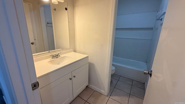 7418 PIPERS CREEK ST, San Antonio, TX 78251