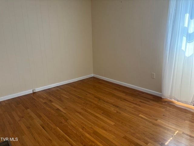 1867 Gentry Creek Road, Laurel Bloomery, TN 37680