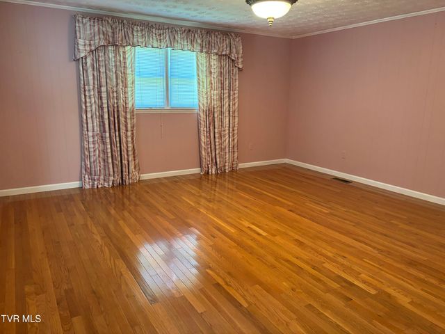 1867 Gentry Creek Road, Laurel Bloomery, TN 37680