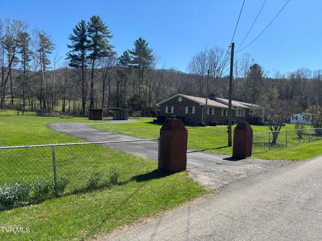1867 Gentry Creek Road, Laurel Bloomery, TN 37680