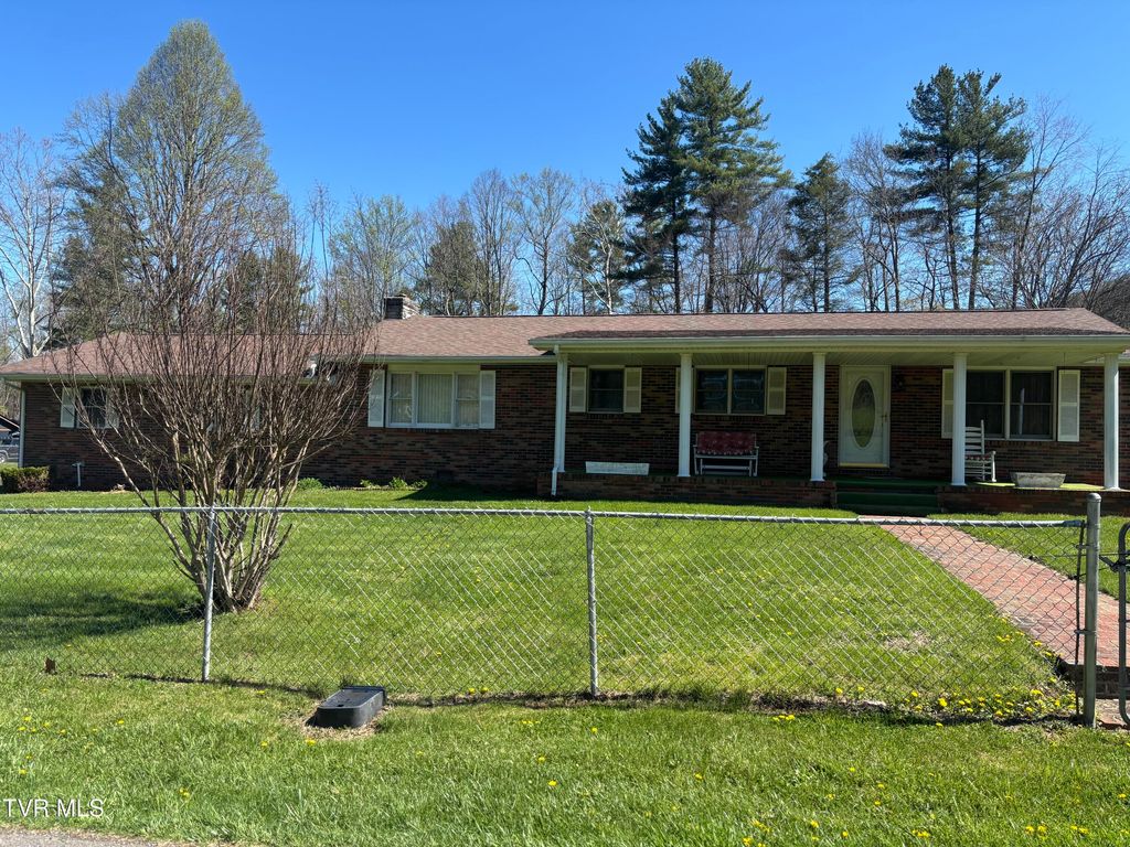 1867 Gentry Creek Road, Laurel Bloomery, TN 37680